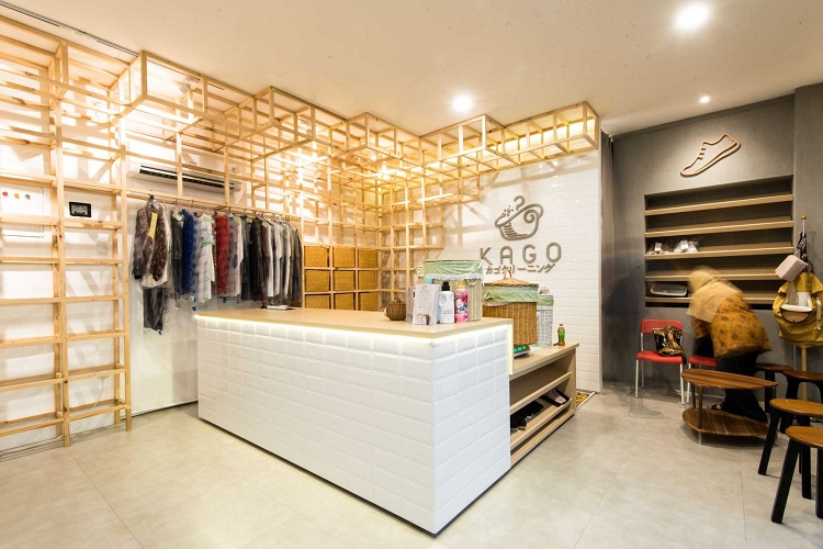 Contoh desain tempat usaha sepatu, Sumber: arsitag.com